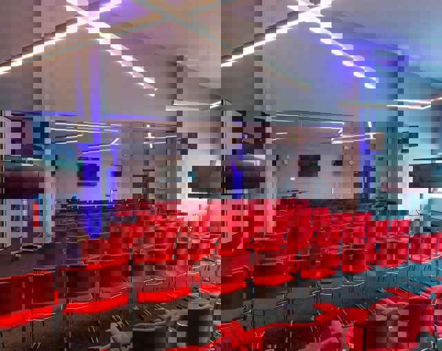 Watershard Theatre Style 1 Iwm North 32994902348 O (2)